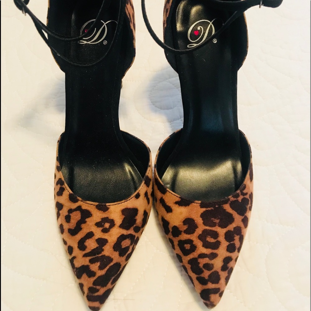 Cheetah Pointed Toe Pumps